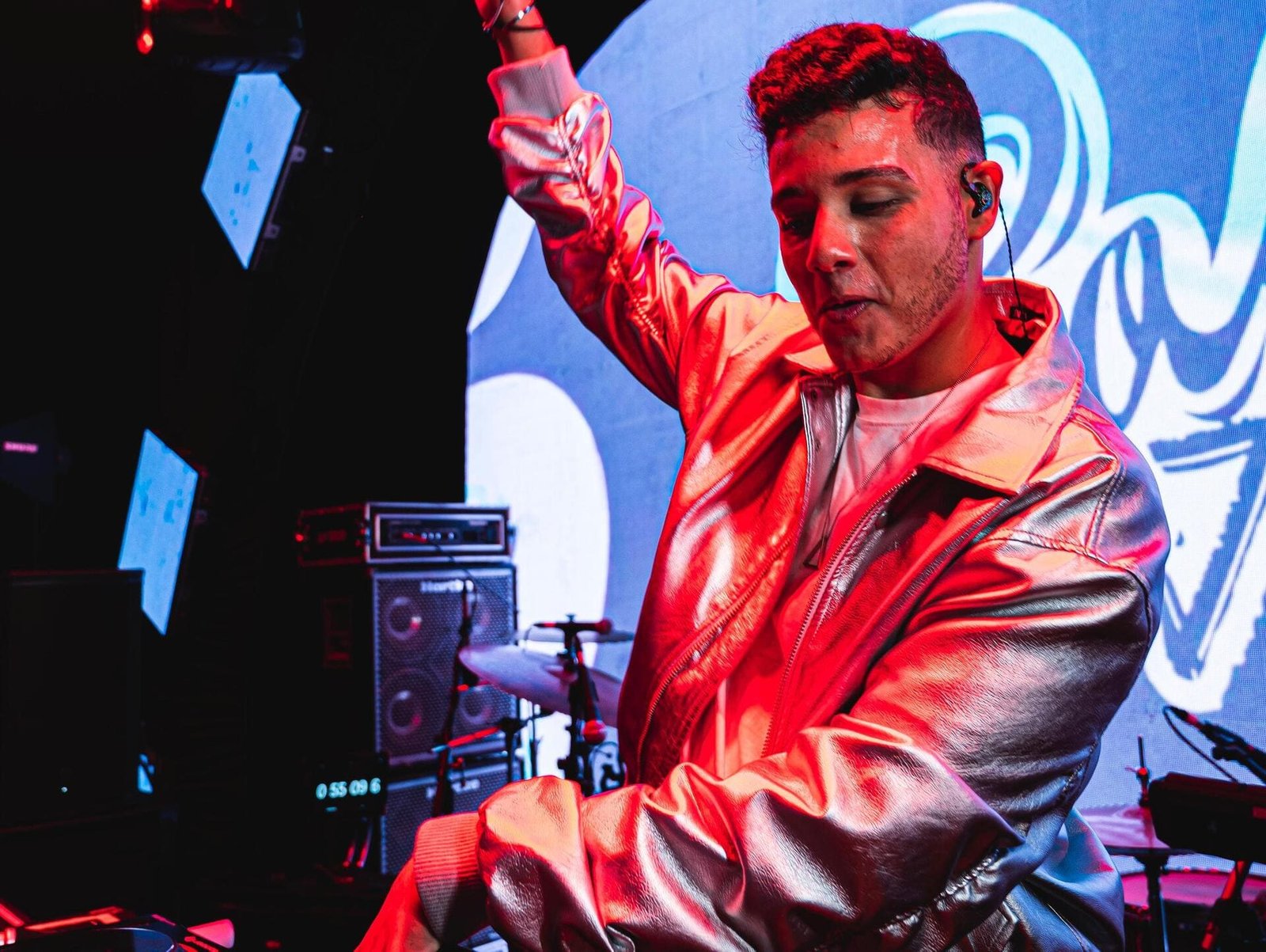 O que torna o DJ Bola uma das atrações mais queridas do Brasil?